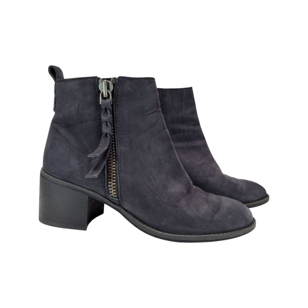 BP Navy Blue Leather Block Heeled Side Zipper Ankle Booties Size 7 - Picture 2 of 13